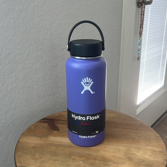 Hydro Flask 32 oz. Plum color. - Picture 2 of 6